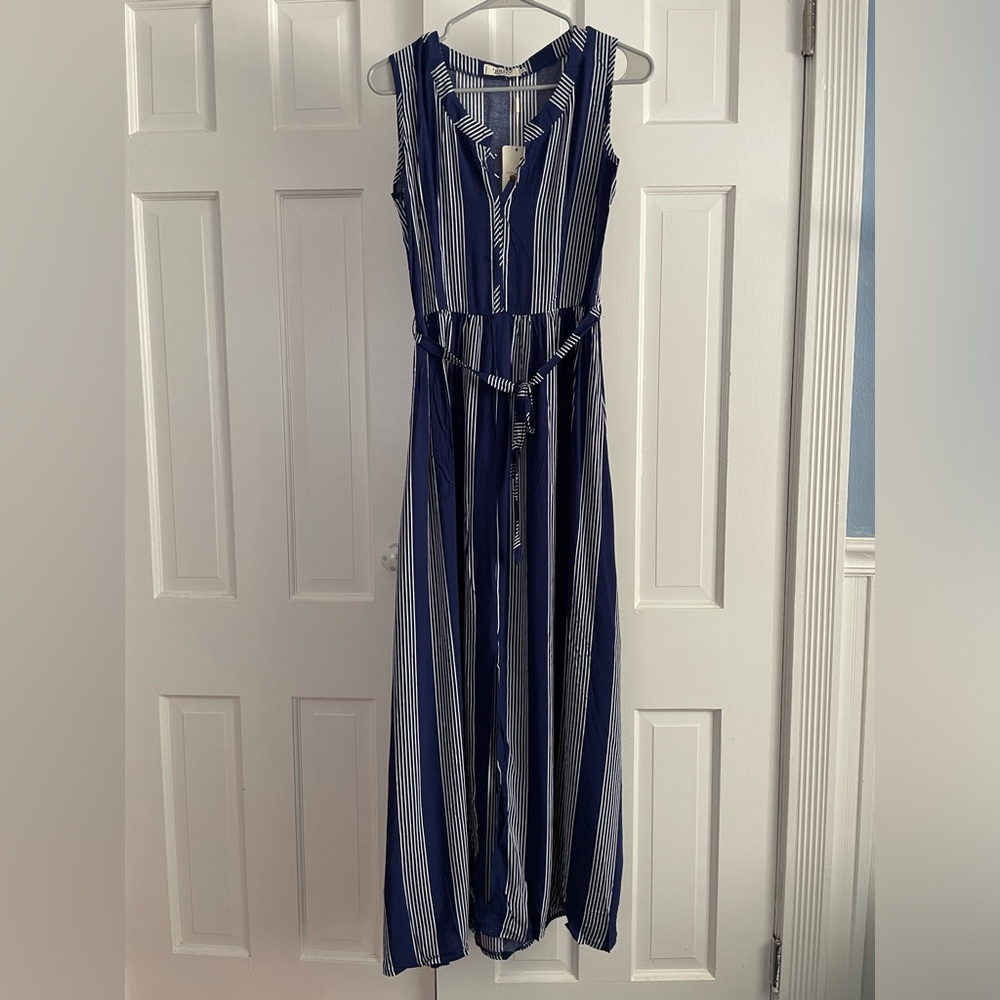 Julia’s Sleeveless maxi dress
